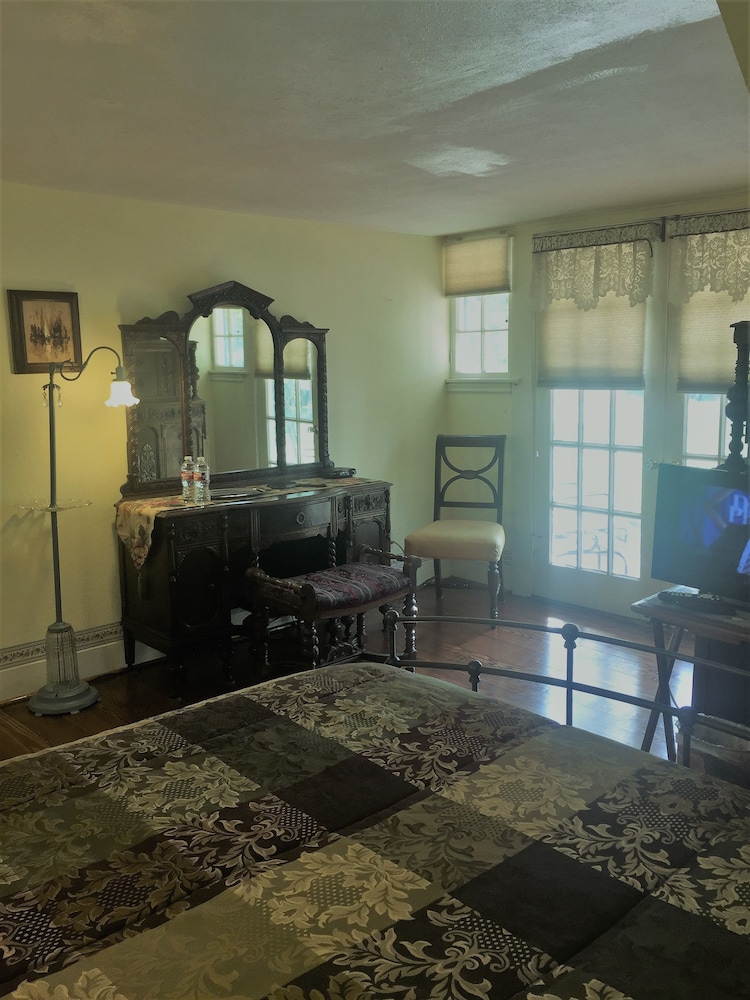 Woldert-Spence Manor 11/29
