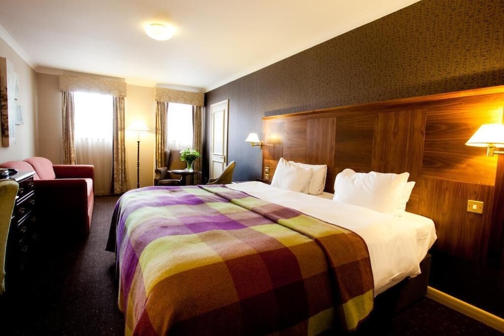 Mercure Southgate Hotel 11/49