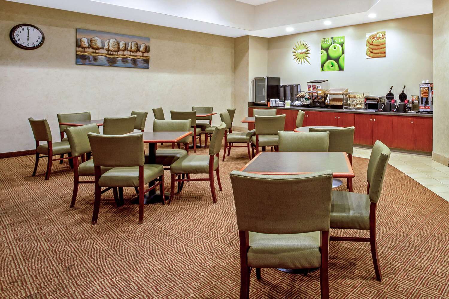 La Quinta Inn & Suites by Wyndham Stamford / New York City 48/59
