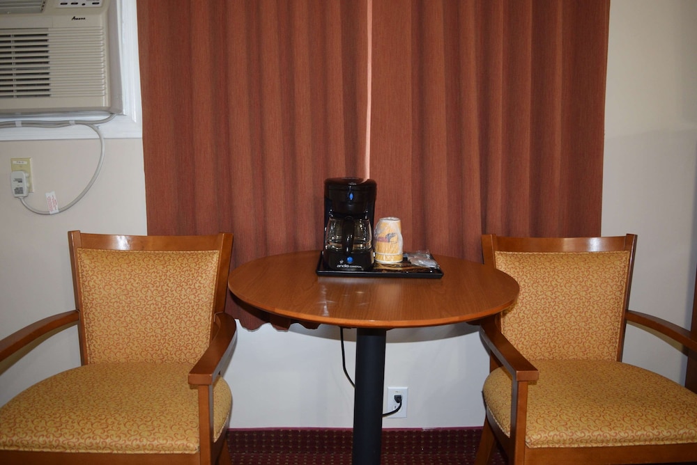 Knights Inn Arnprior 29/34