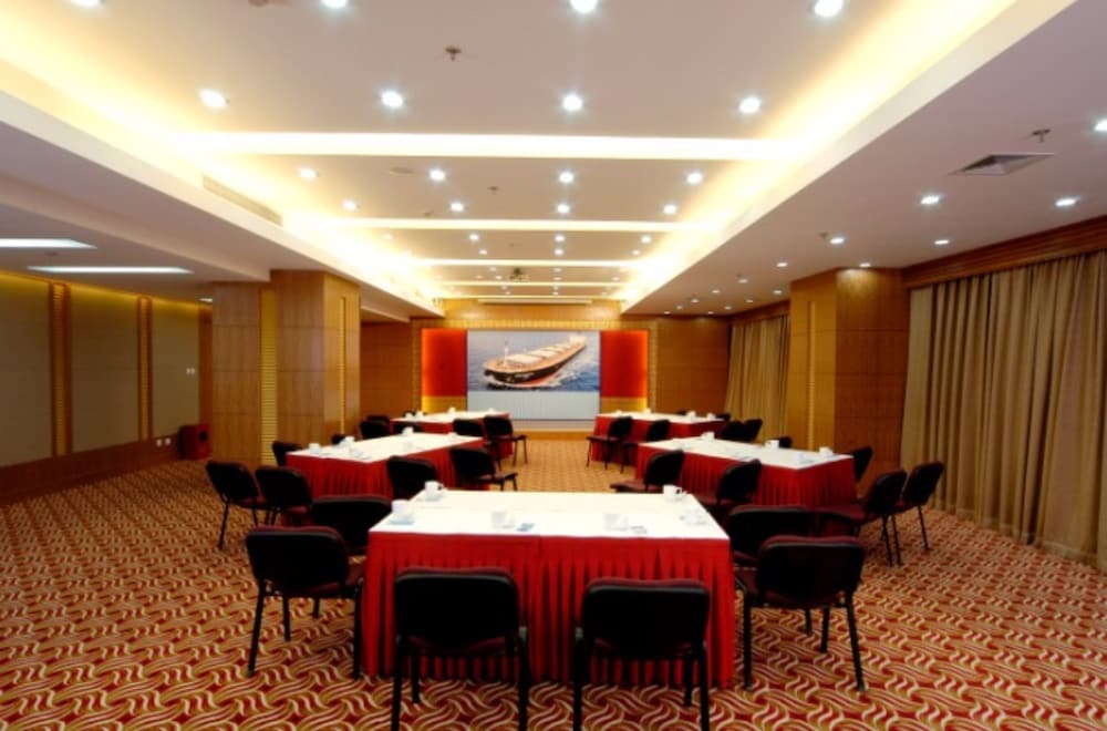 Tianjin Ocean Hotel 50/58