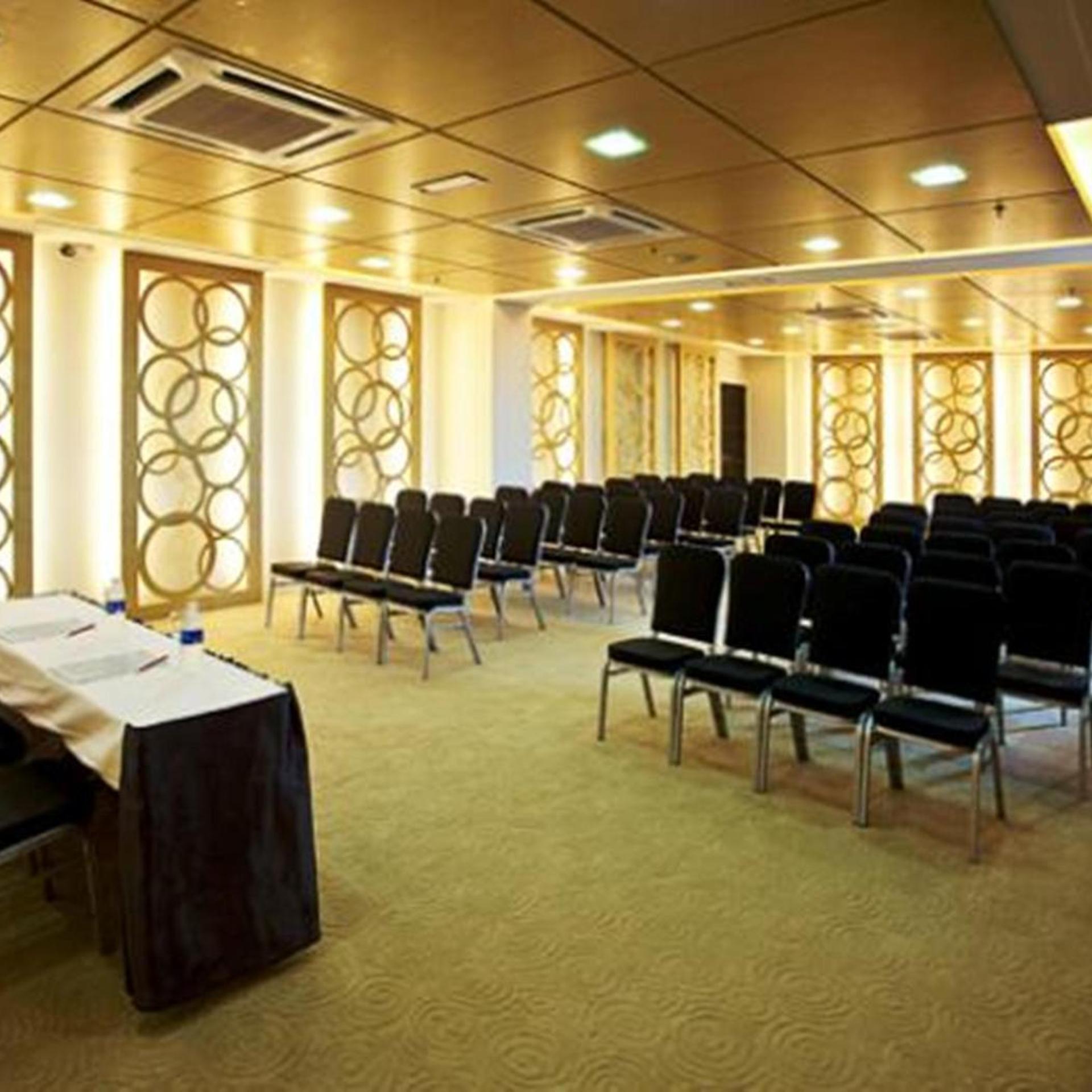 Pinetree Hotel 34/41