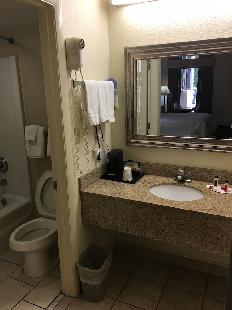 Days Inn By Wyndham Lake City I-10 11/35