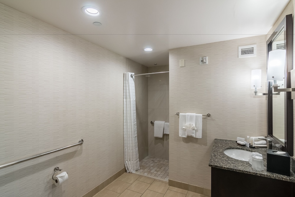 Embassy Suites Palmdale 18/63