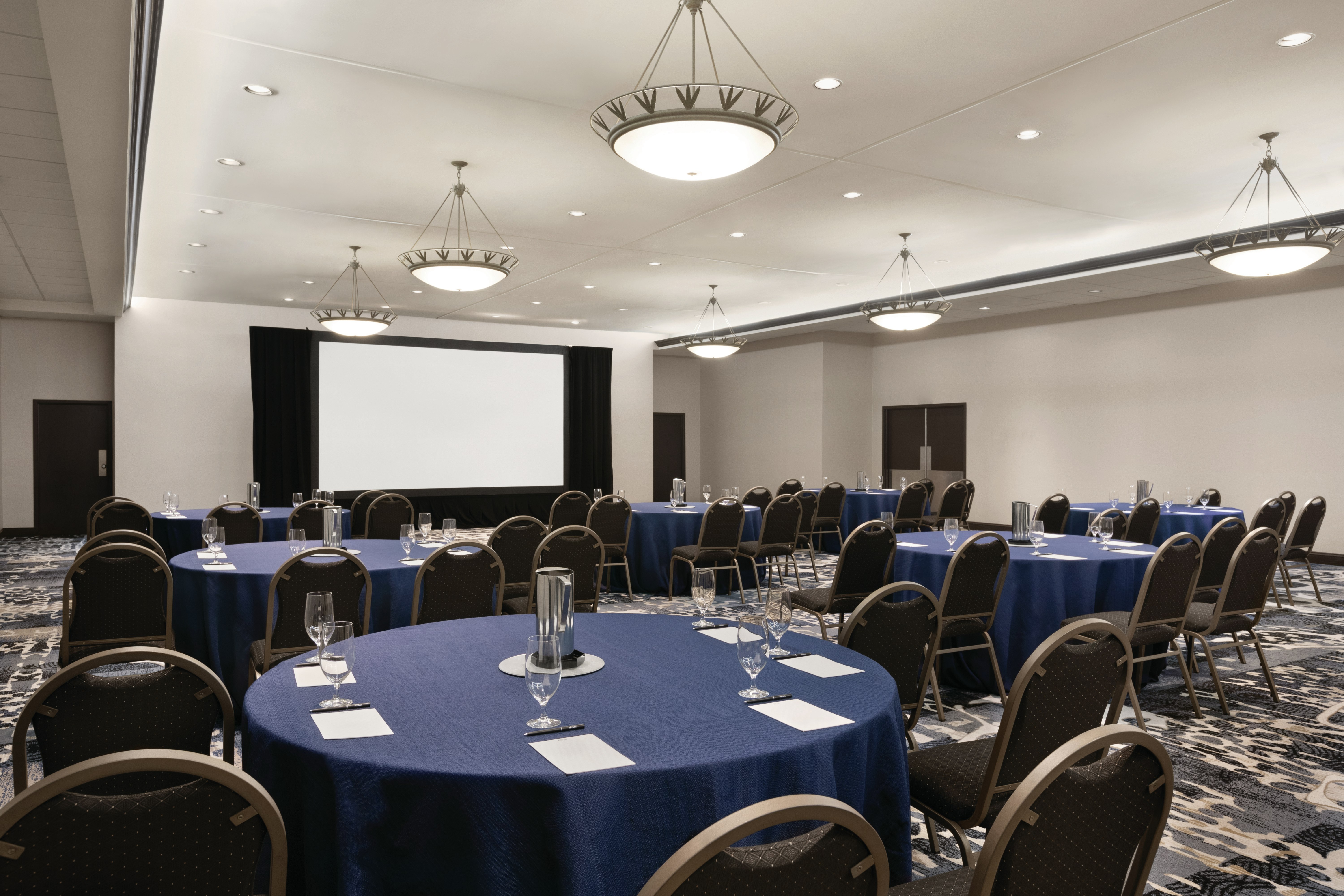 DoubleTree by Hilton South Charlotte Tyvola 39/54