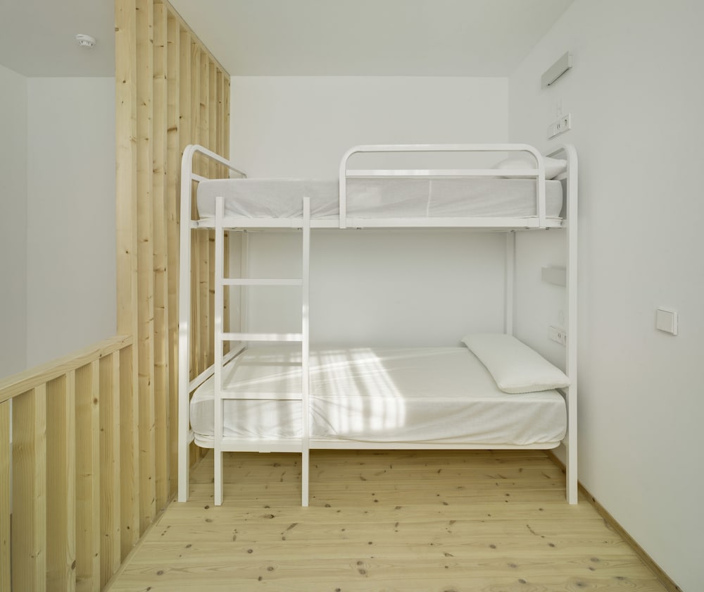 MIXED DORM, 8 BEDS, GROUND FLOOR