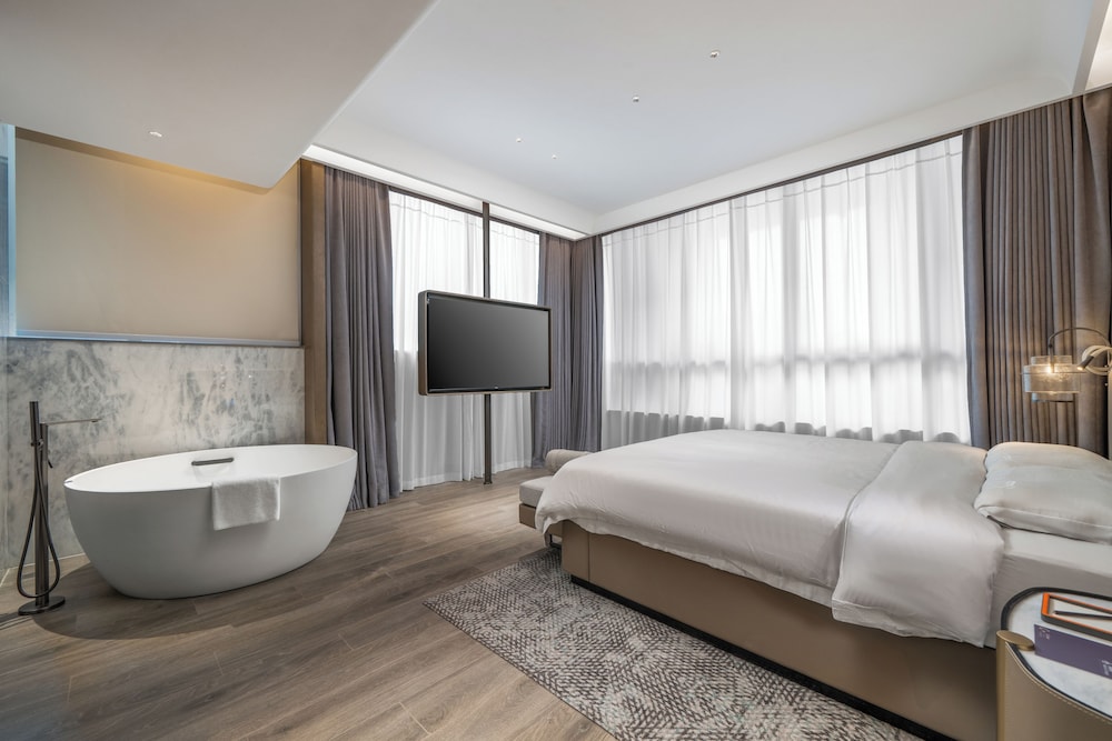UrCove by HYATT Shenzhen Bay Mixc 32/58