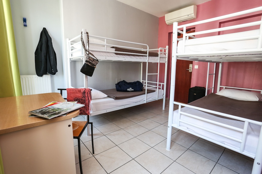 ROOM, QUADRUPLE, PRIVATE BATHROOM