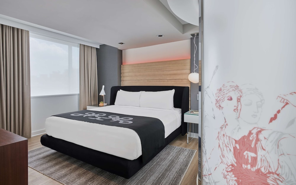 ROOM, QUEEN BED, ACCESSIBLE