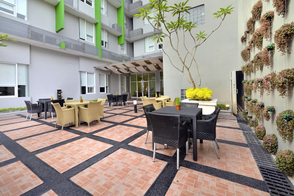 Whiz Hotel Malioboro Yogyakarta 29/48