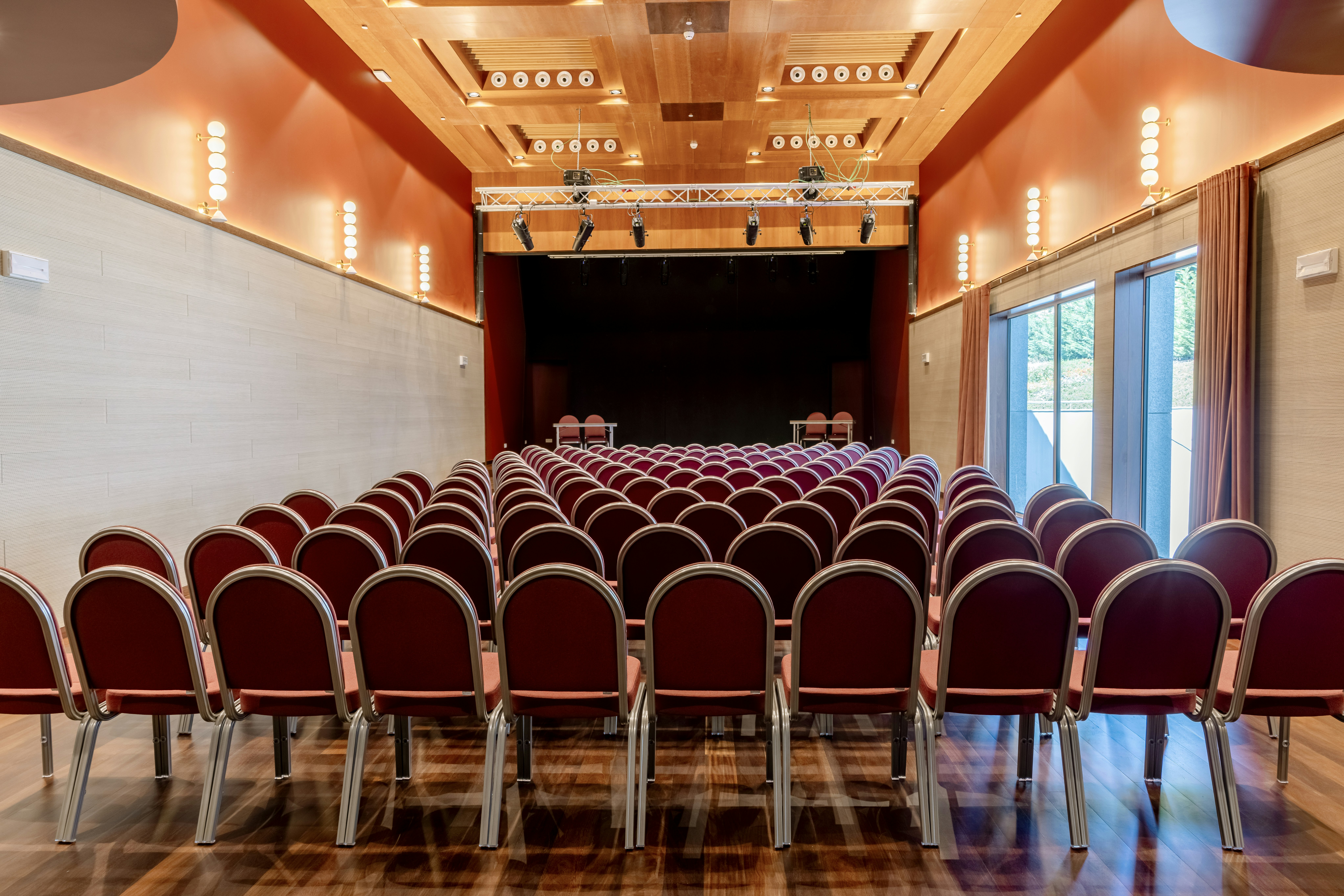 Cenica Porto Hotel, Curio Collection by Hilton 48/57