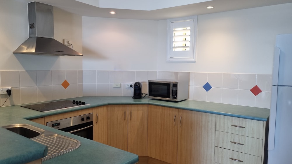 Rose Bay Resort 59/70