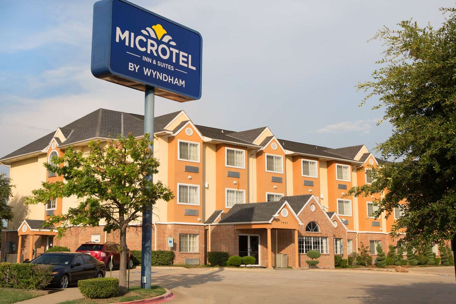 Microtel Inn & Suites By Wyndham Garland/Dallas 2/14