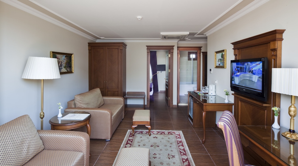 GLK Premier The Home Suites and Spa 34/50