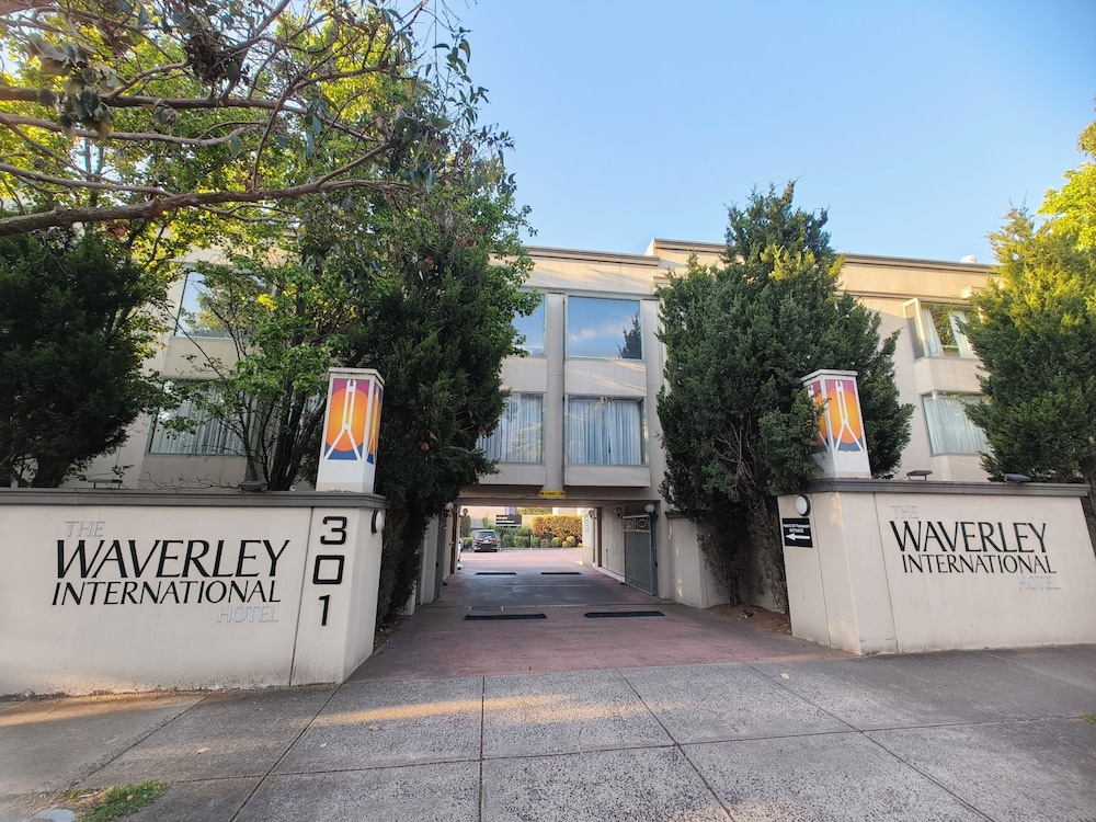 The Waverley International Hotel 2/45