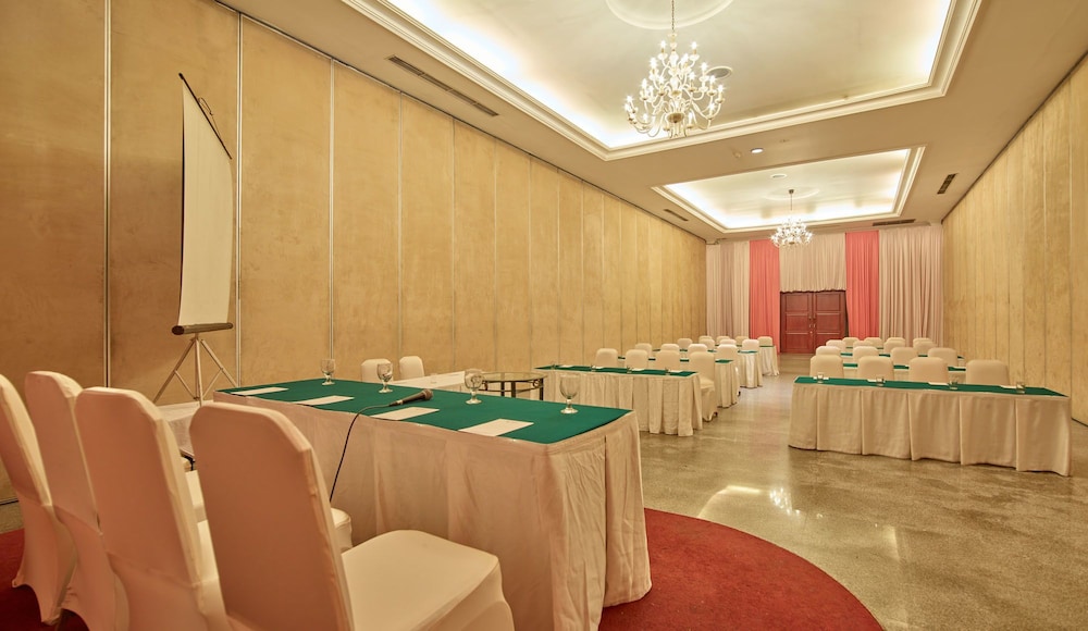 Aston Cimone Hotel & Convention Center 52/73