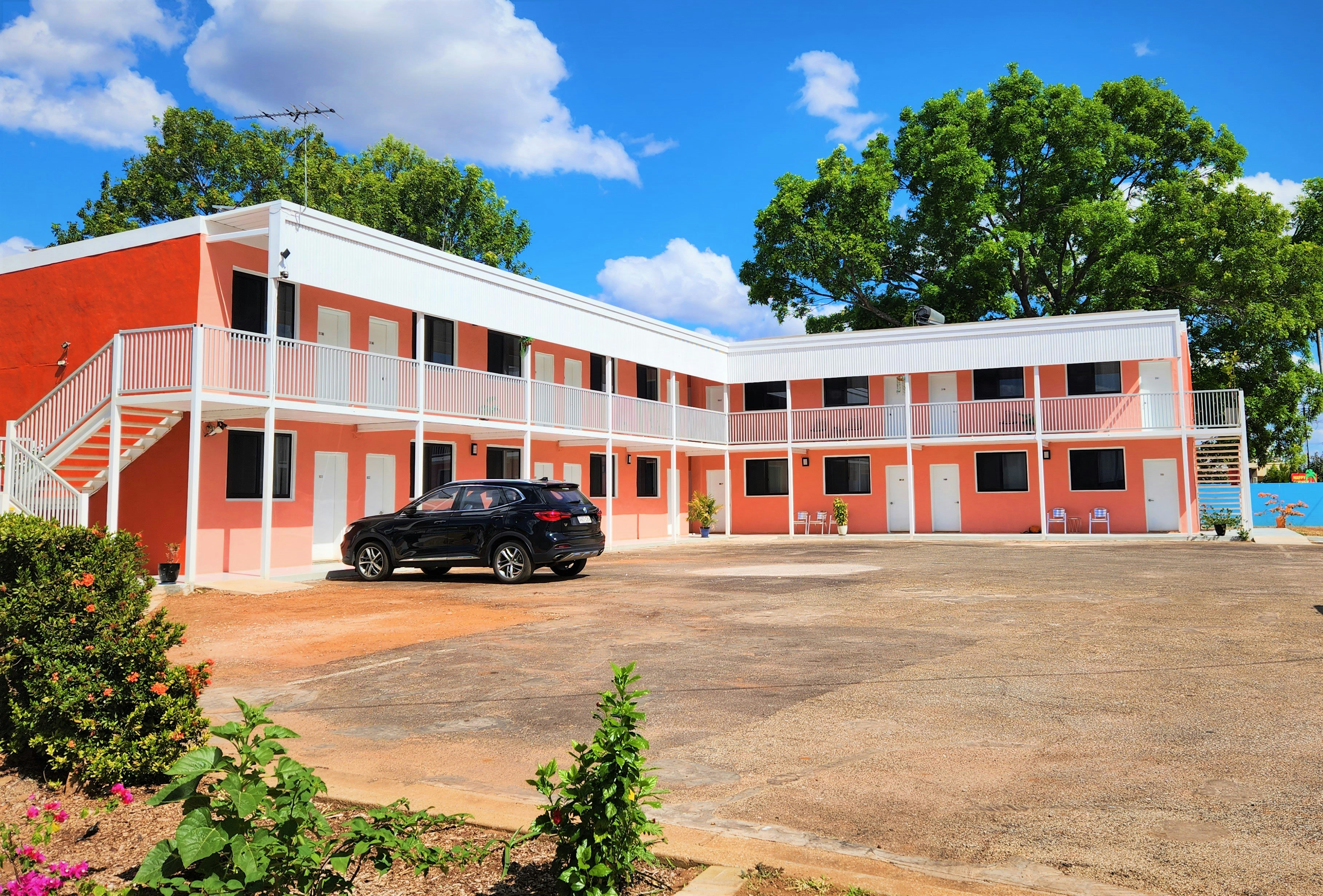 Palm Court Budget Motel Backpackers 4/43