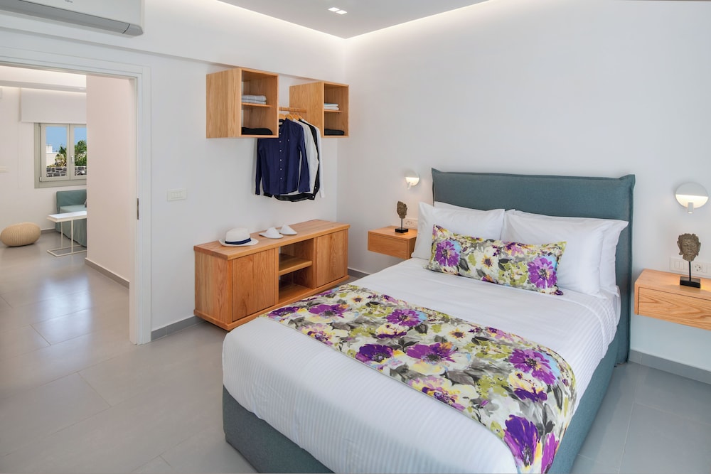 Harmony Suites 18/50