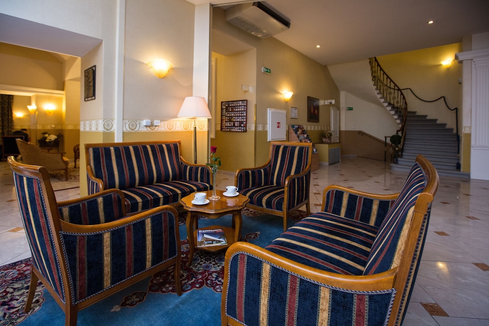 Tyl Hotel 25/39