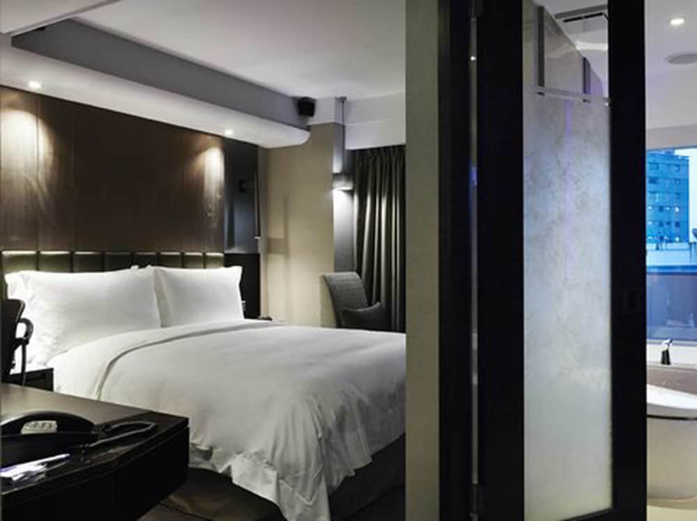 The Tango Hotel Taipei Fuhsing 8/60