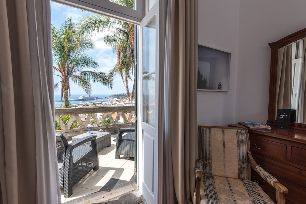 Arts in Hotel Conde Carvalhal 36/68