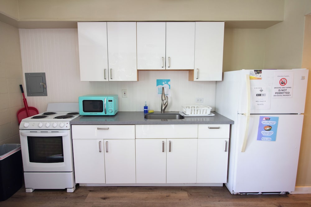 Waikiki Beachside Hostel 57/66