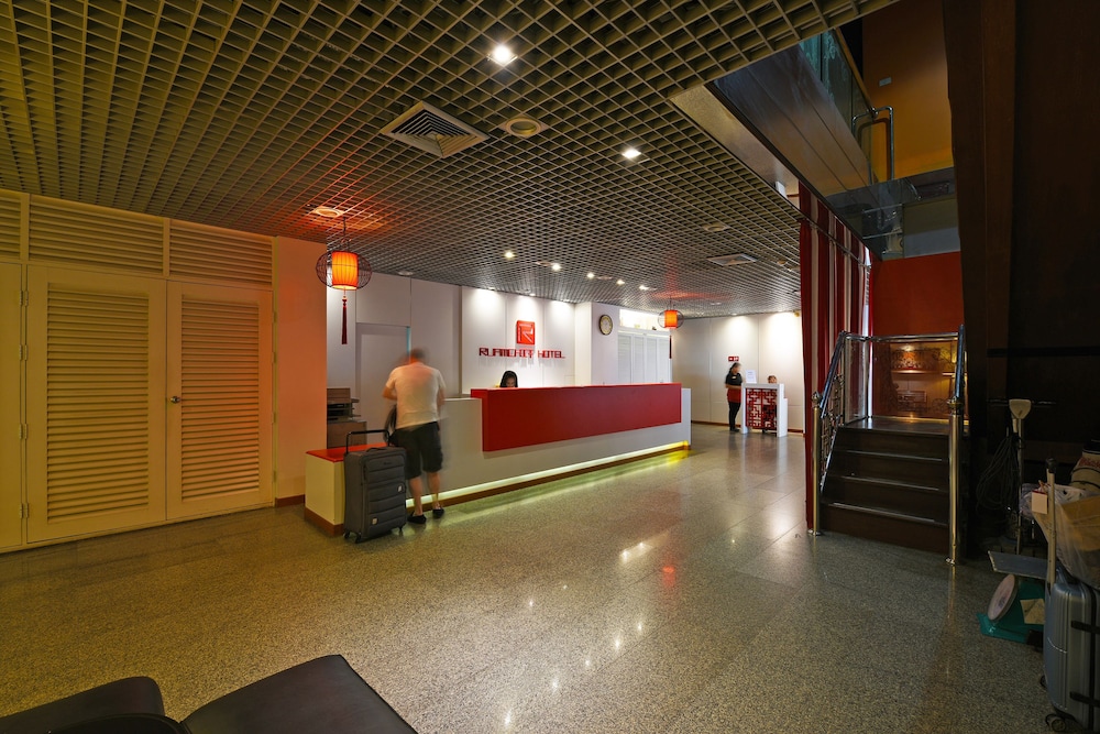 Ruamchitt Plaza Hotel 8/59