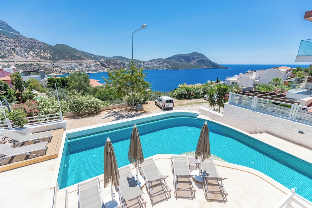Kalkan Saray Suites Hotel 67/74
