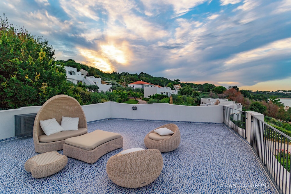 Baia Delphis Resort 48/59