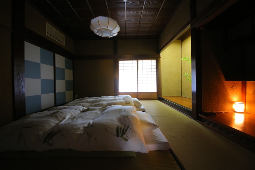 Nihon No Ashitaba 18/50