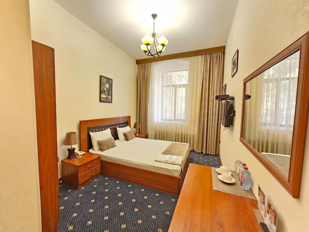 Du Port Hotel 28/81