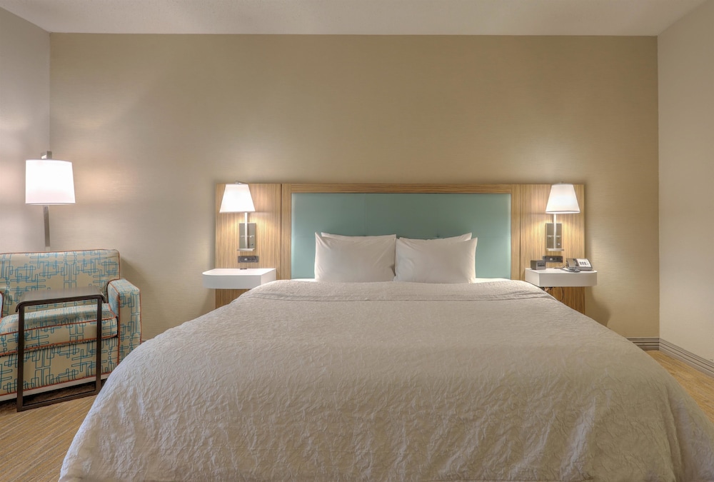 Hampton Inn Batavia 12/37