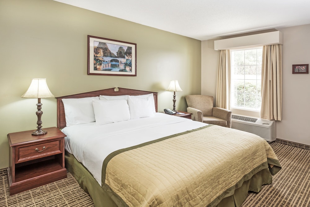 Baymont By Wyndham Valdosta At Valdosta Mall 20/36