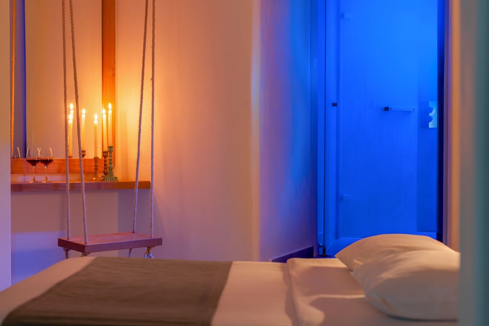 Neptune Luxury Spa Suites 43/72