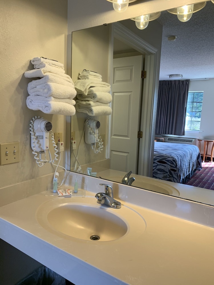 Peach Tree Inn 32/48