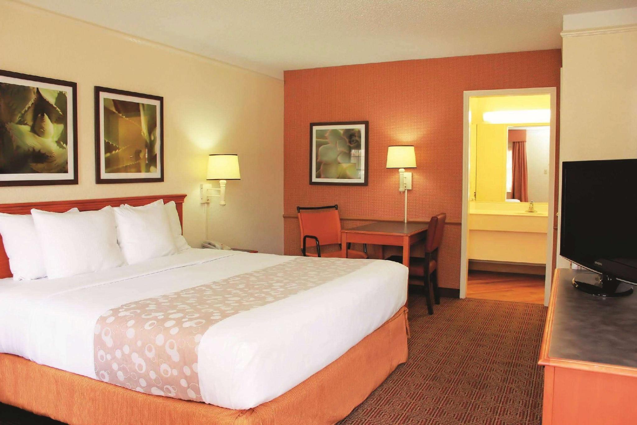 Econo Lodge Lafayette LA 4/14