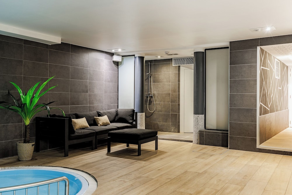 Hotel Saint Sauveur 33/50
