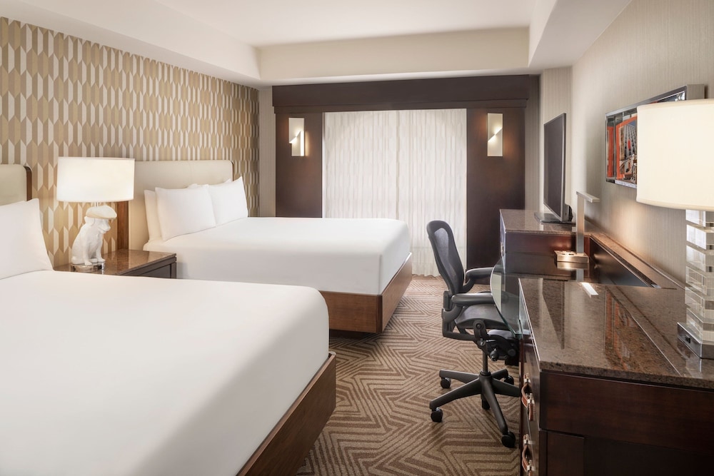 STANDARD, 2 QUEEN BEDS