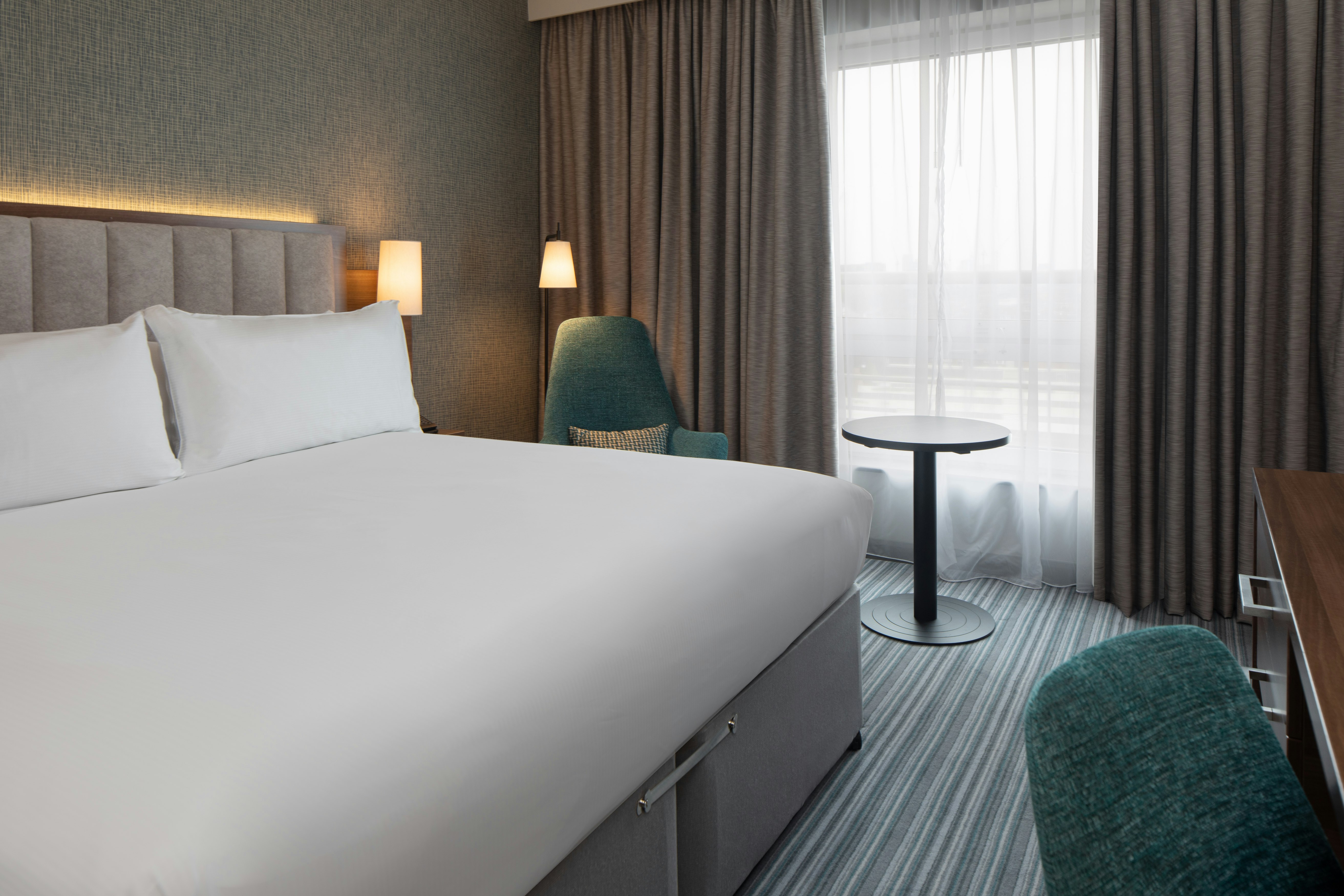 SUPERIOR, KING BED