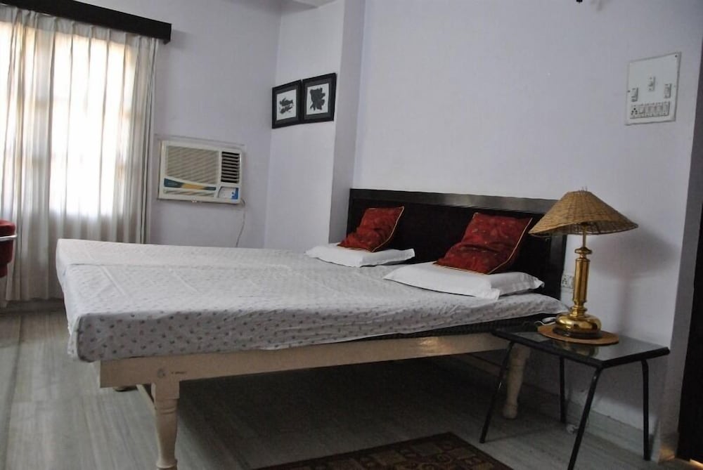 Mewar Inn 11/49