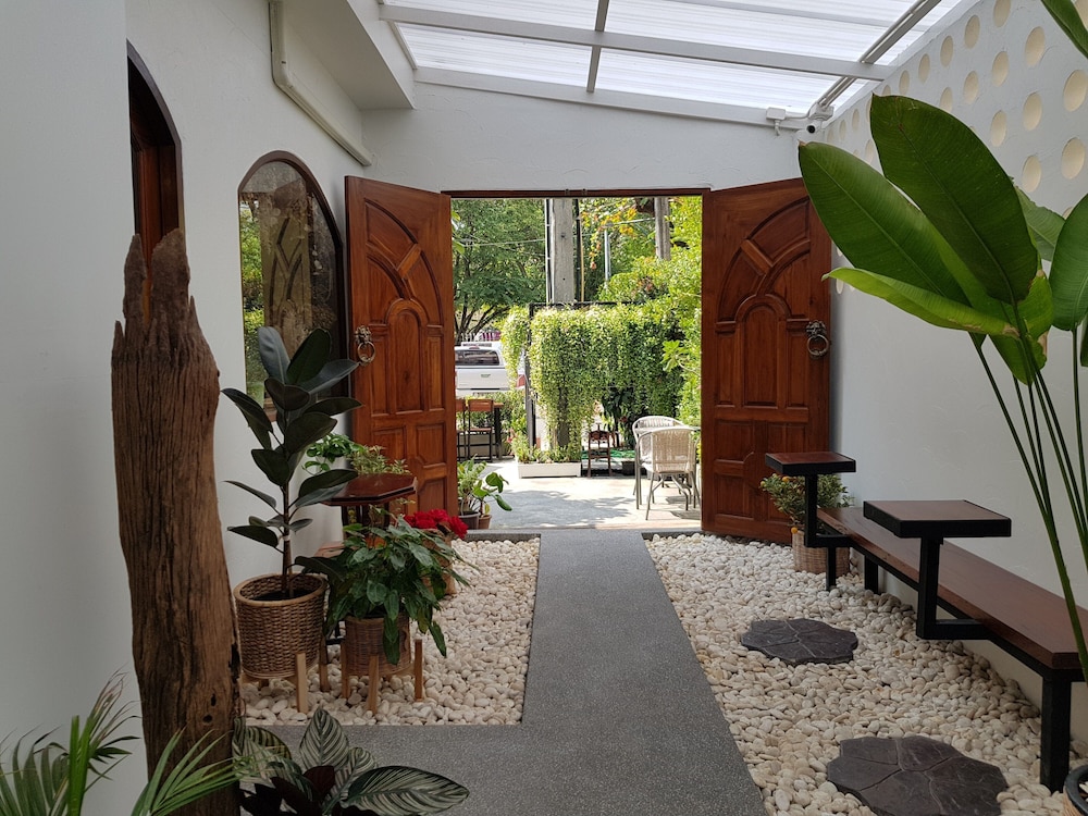 Shane Hotel Chiangmai 61/64