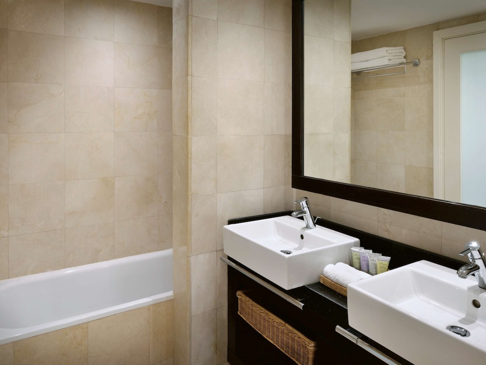 MOVENPICK RESORT PETRA 76/77