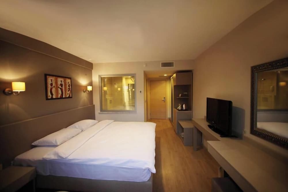ZINOS HOTEL 5/37