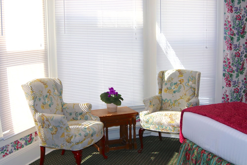 Inn on Mackinac 30/50