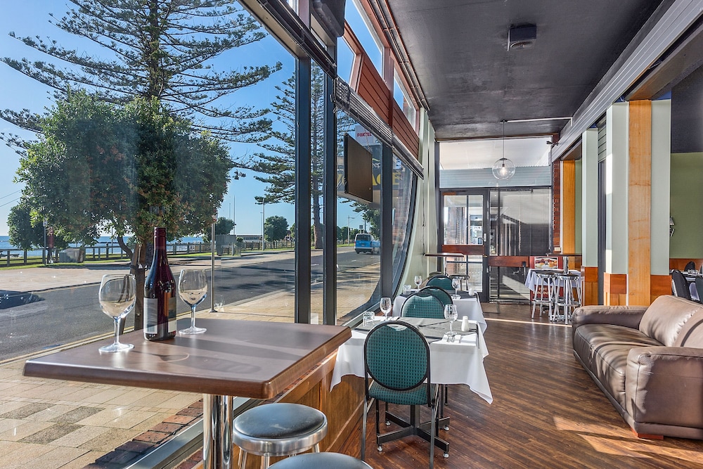 Beachfront Voyager Motor Inn 22/32