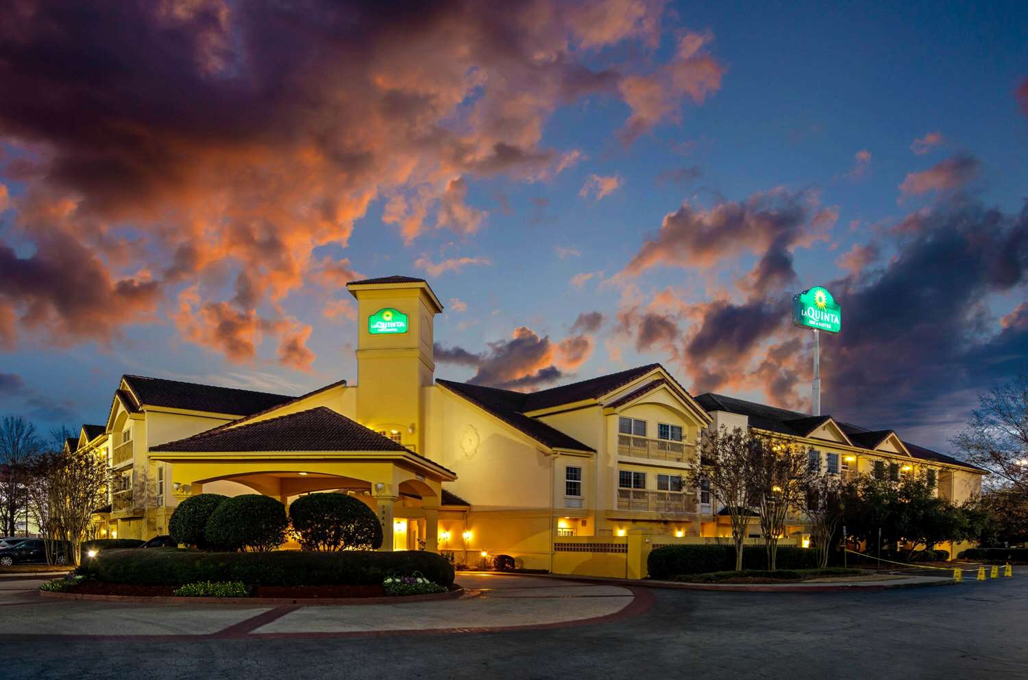 La Quinta Inn Suites Macon 4/45