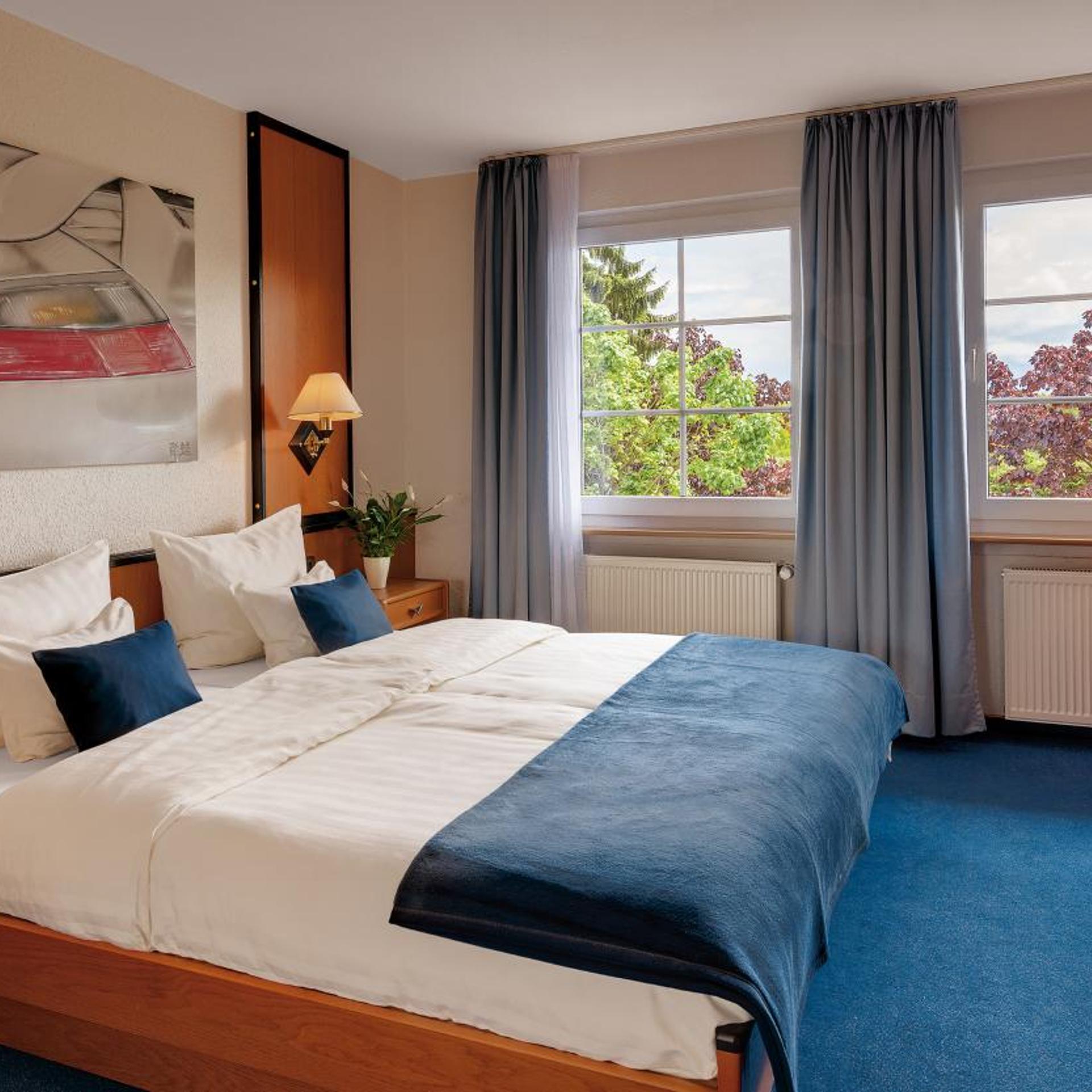 Motorsport Hotel 4/27