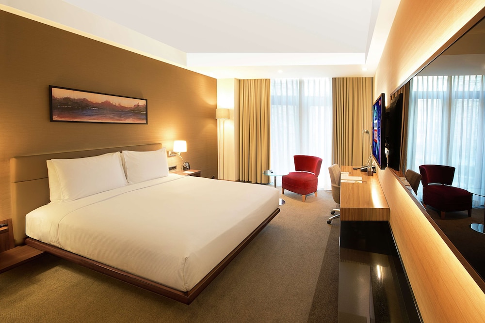 ROOM, KING BED