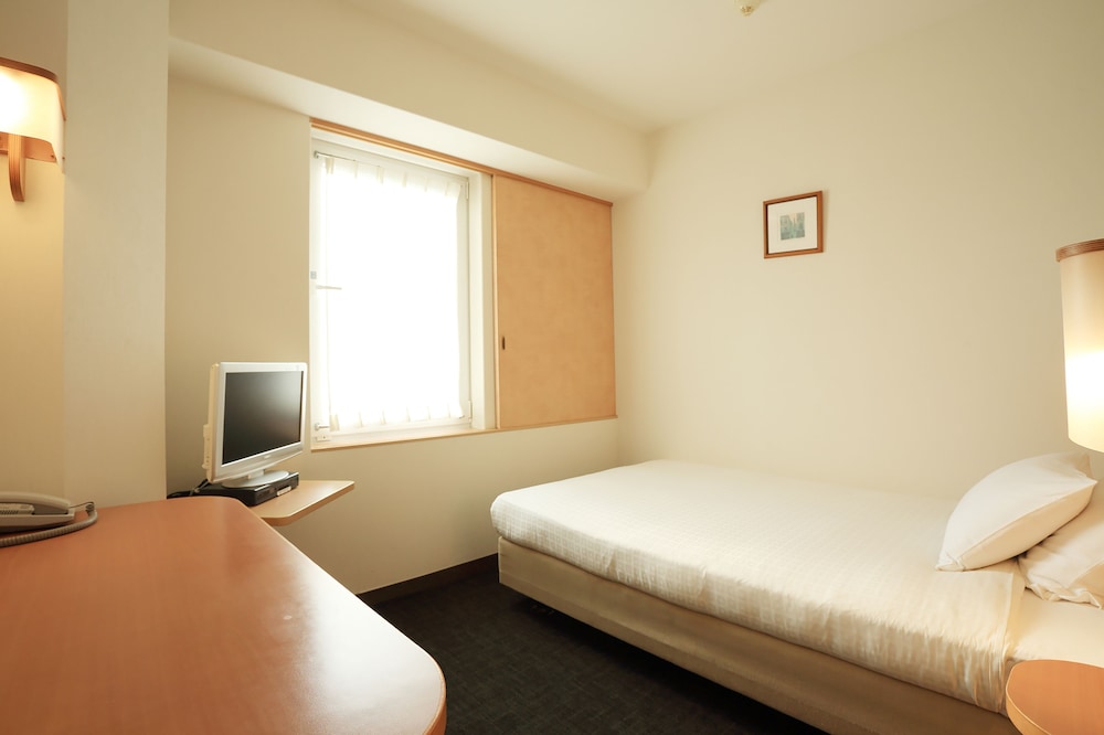 Semi Room, Semi Double Bed