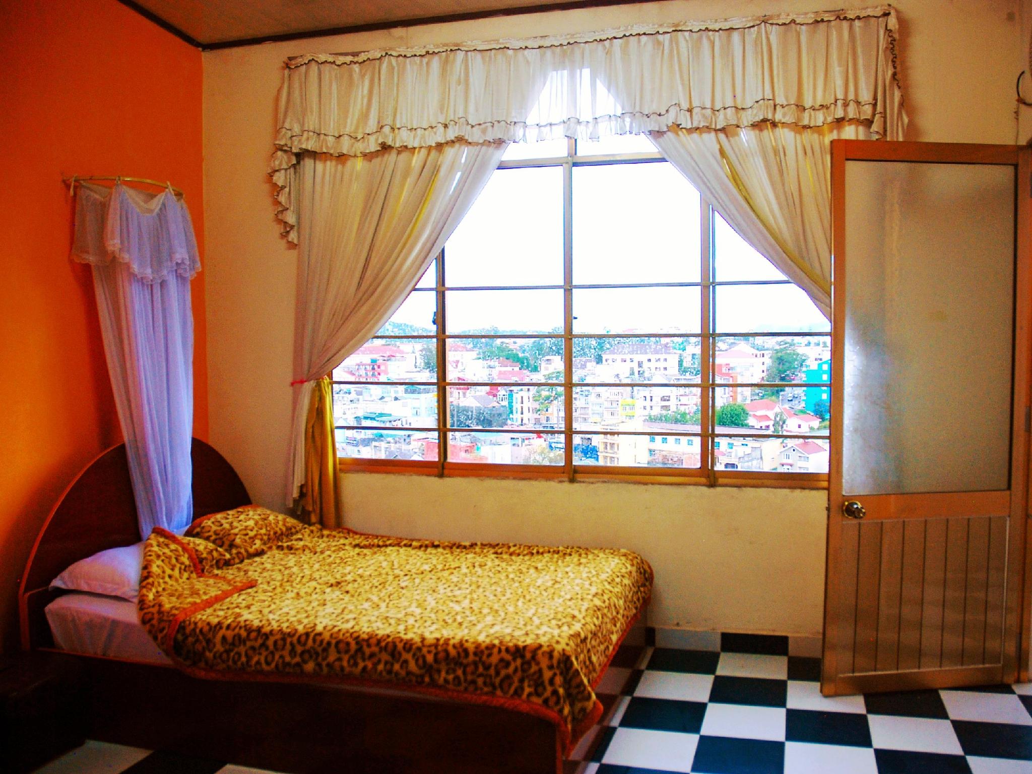 Nu Cuoi Xinh Hostel 10/26